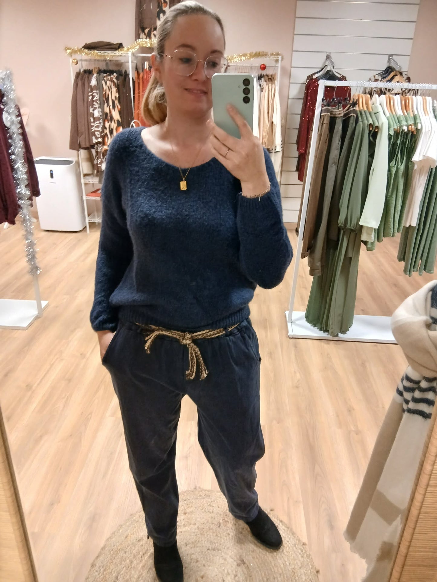 pull Odelia bleu marine col V grosse maille