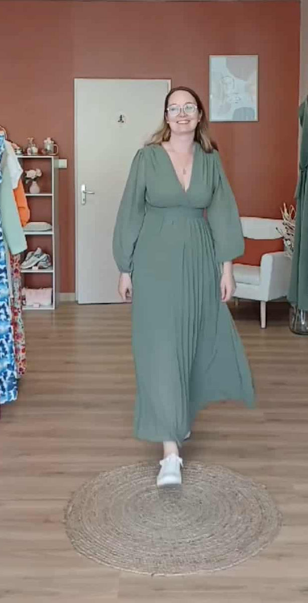 Robe JANA femme kaki plissée manches transparentes col V