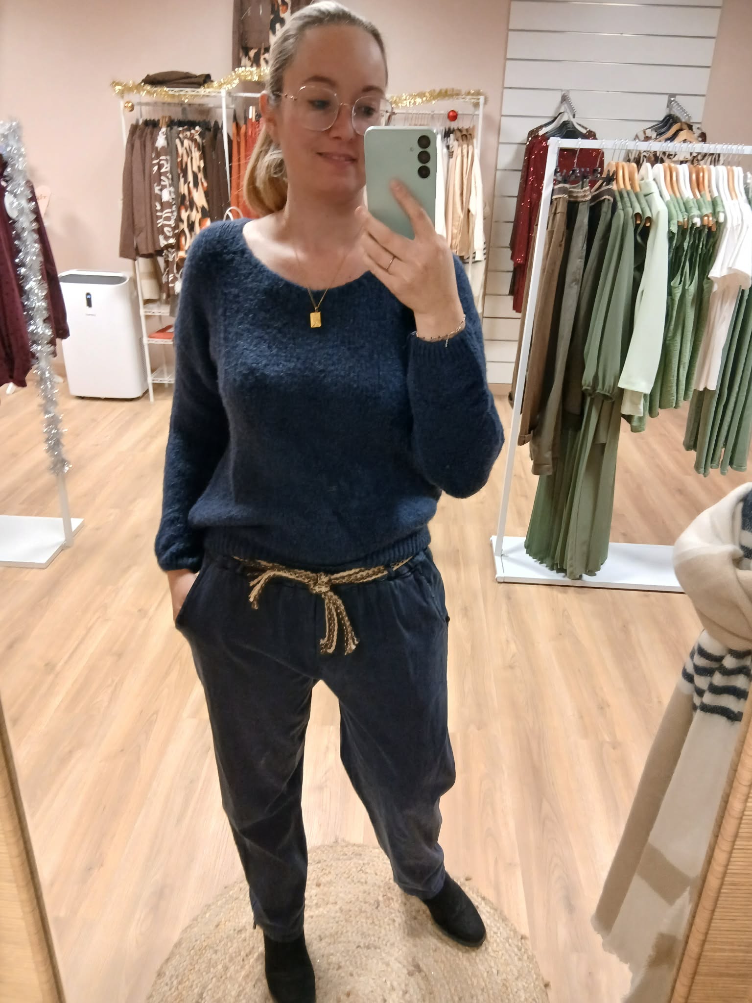 pull Odelia bleu marine col V grosse maille
