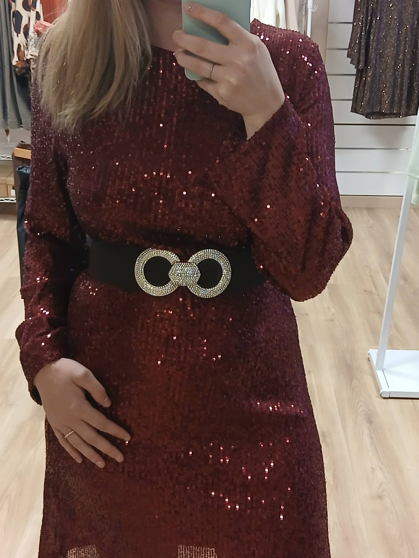 Détail ceinture à nouer robe Kelly femme noire élégante soldes 2026
