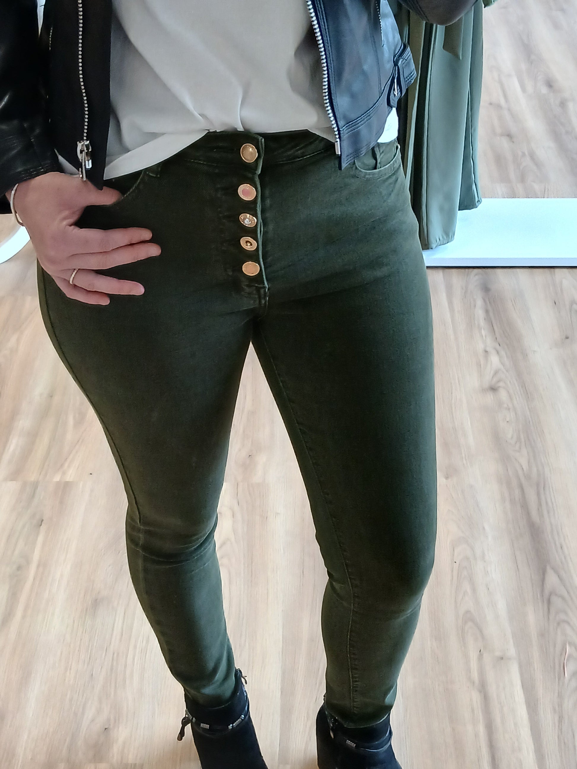 Jeans Orlane Skinny Vert - Boutons Strass Les tendances d'Axelya