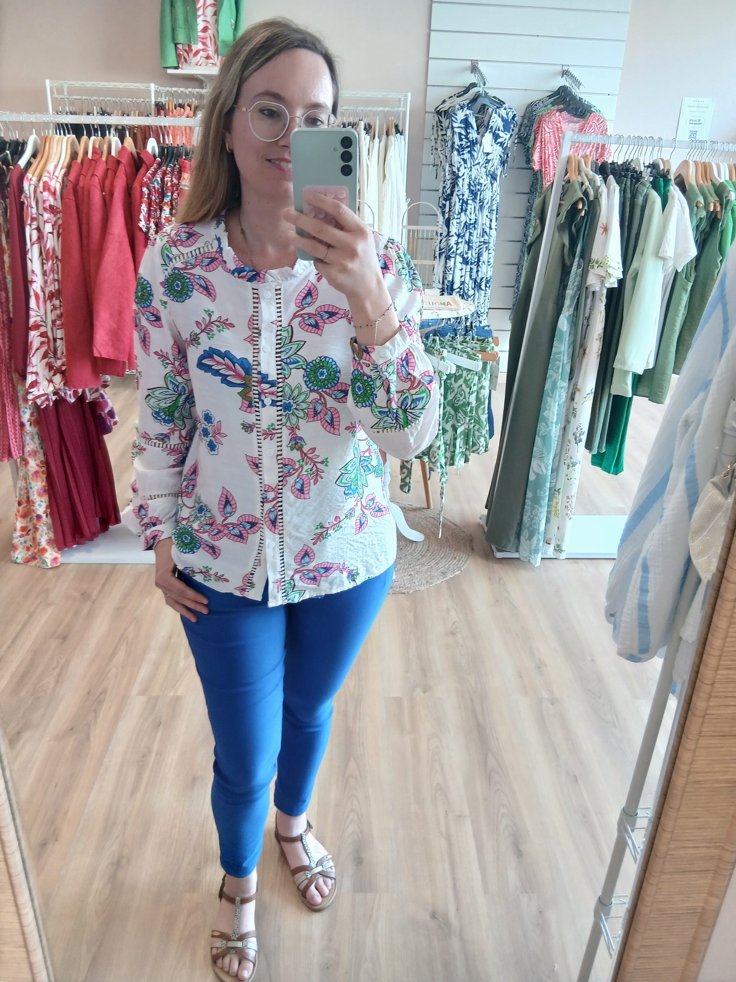 Blouse EVA Florale Lumineuse - Du S au 4XL Les tendances d'Axelya