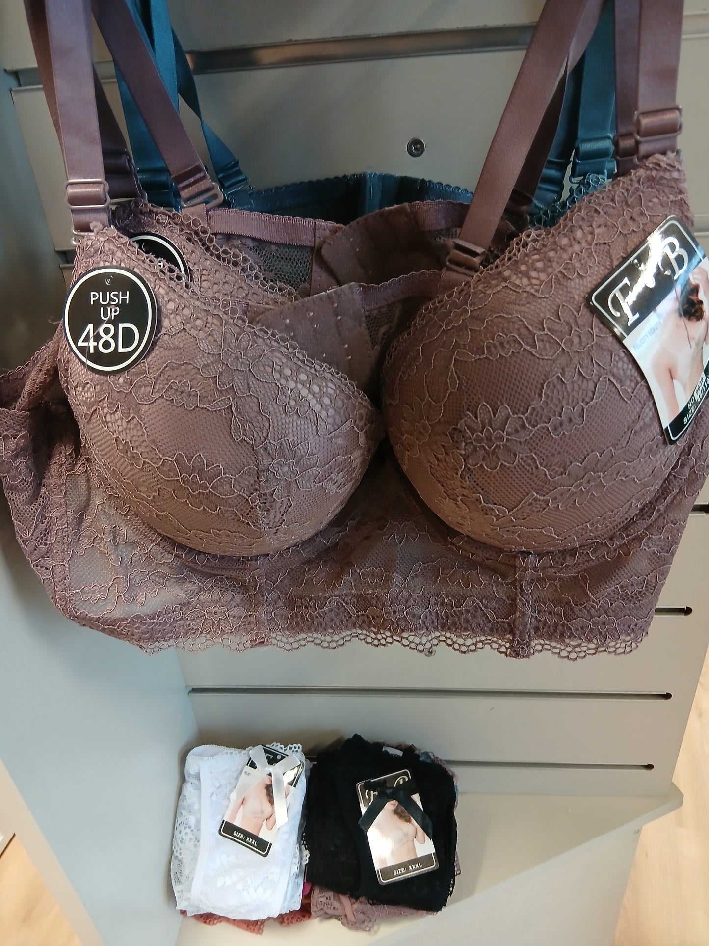 Ensemble Léa - Soutien-Gorge et Culotte Bonnet D avec Dentelle