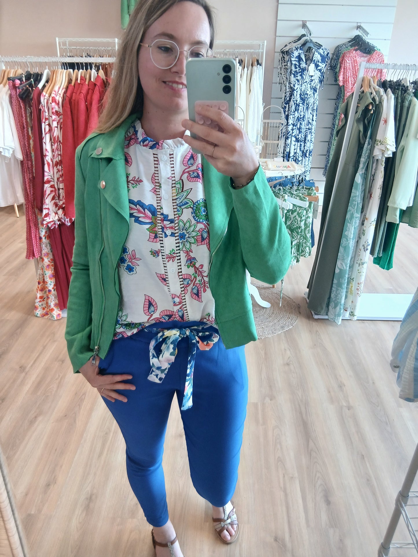 Blouse EVA Florale Lumineuse - Du S au 4XL Les tendances d'Axelya