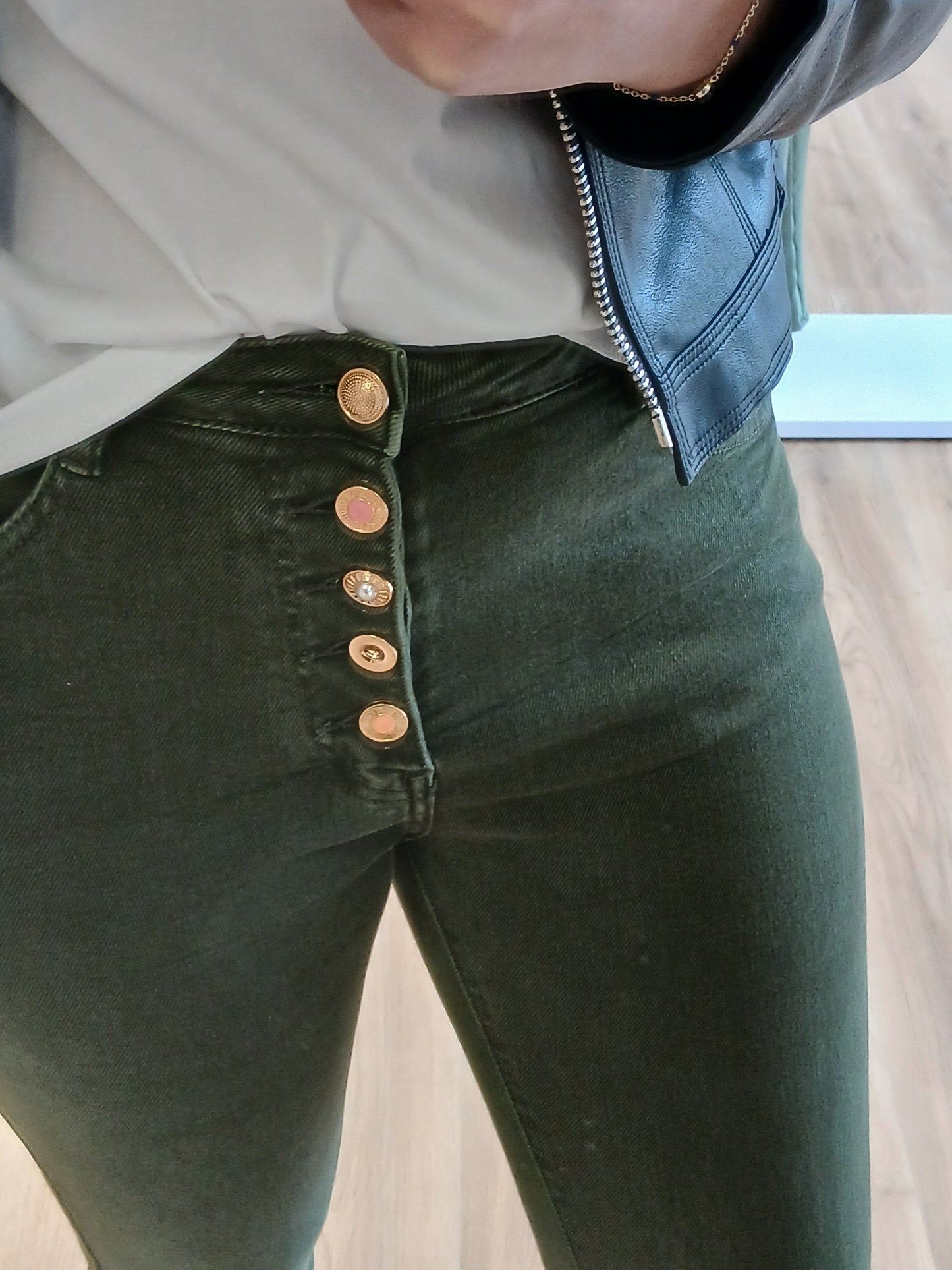 Jeans Orlane Skinny Vert - Boutons Strass Les tendances d'Axelya